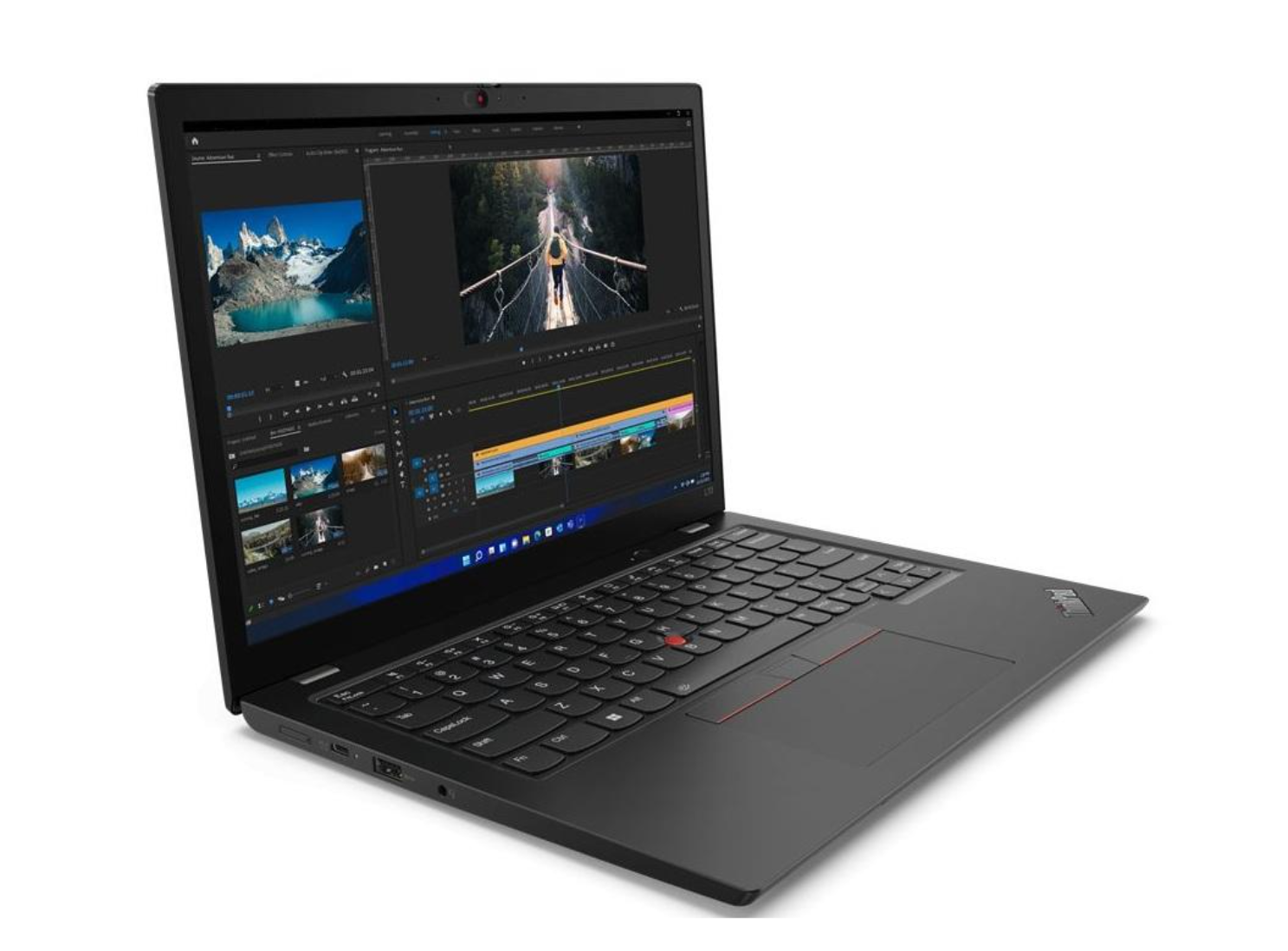 Ein schwarzer Laptop mit geöffnetem Bildschirm, auf dem eine Videoschnittsoftware läuft.