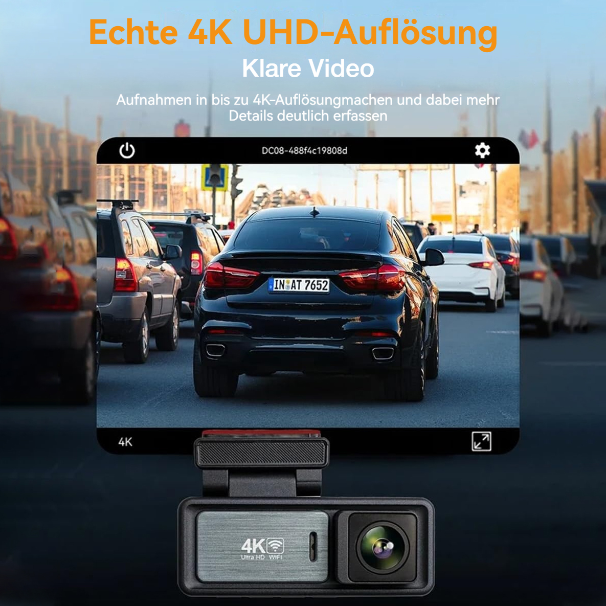 Ein 4K-Auto-DVR zeichnet Verkehr in Echtzeit auf, mit Fokus auf ein schwarzes Auto.