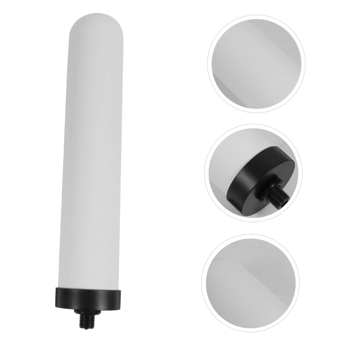 Ein weißer Keramikfilter mit schwarzem Gewindeanschluss auf weißem Hintergrund.
