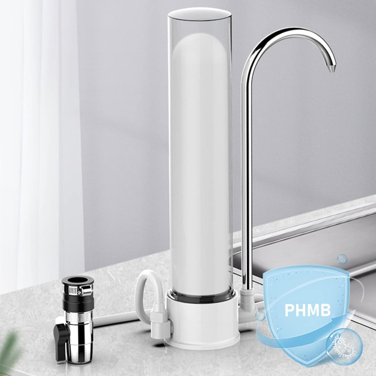 Ein Wasserfilter mit transparentem Zylinder, silbernem Wasserhahn und Ventil.