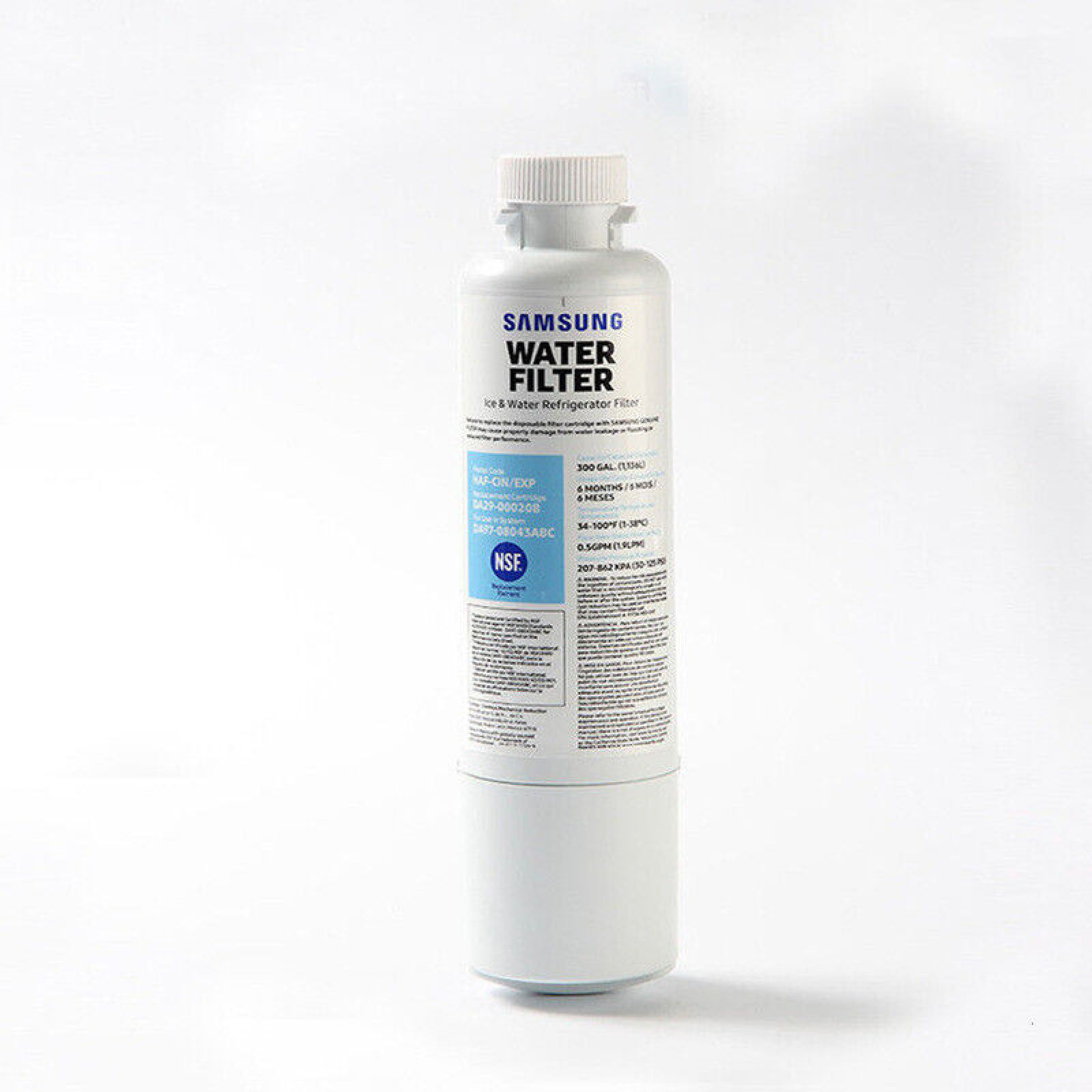 Ein weißer Samsung-Wasserfilter für Kühlschränke mit NSF-Zertifizierung.