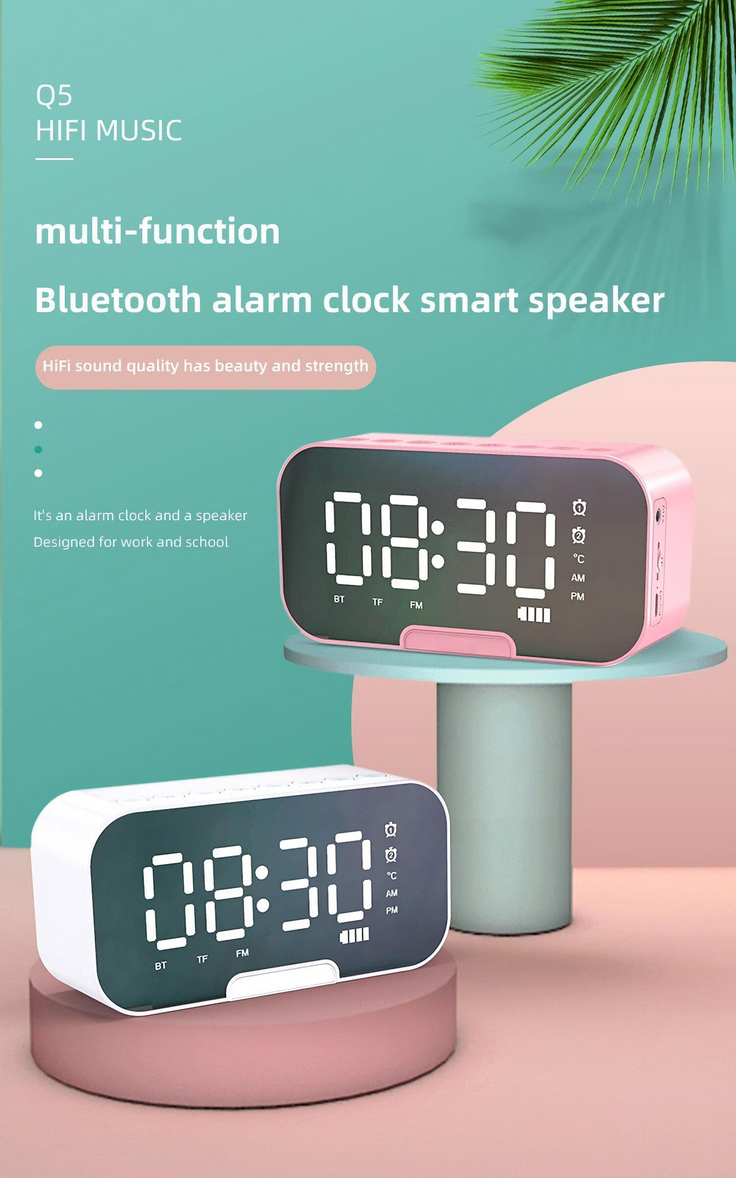 Zwei Bluetooth-Wecker-Lautsprecher, einer rosa, einer weiß, zeigen 08:30 an.