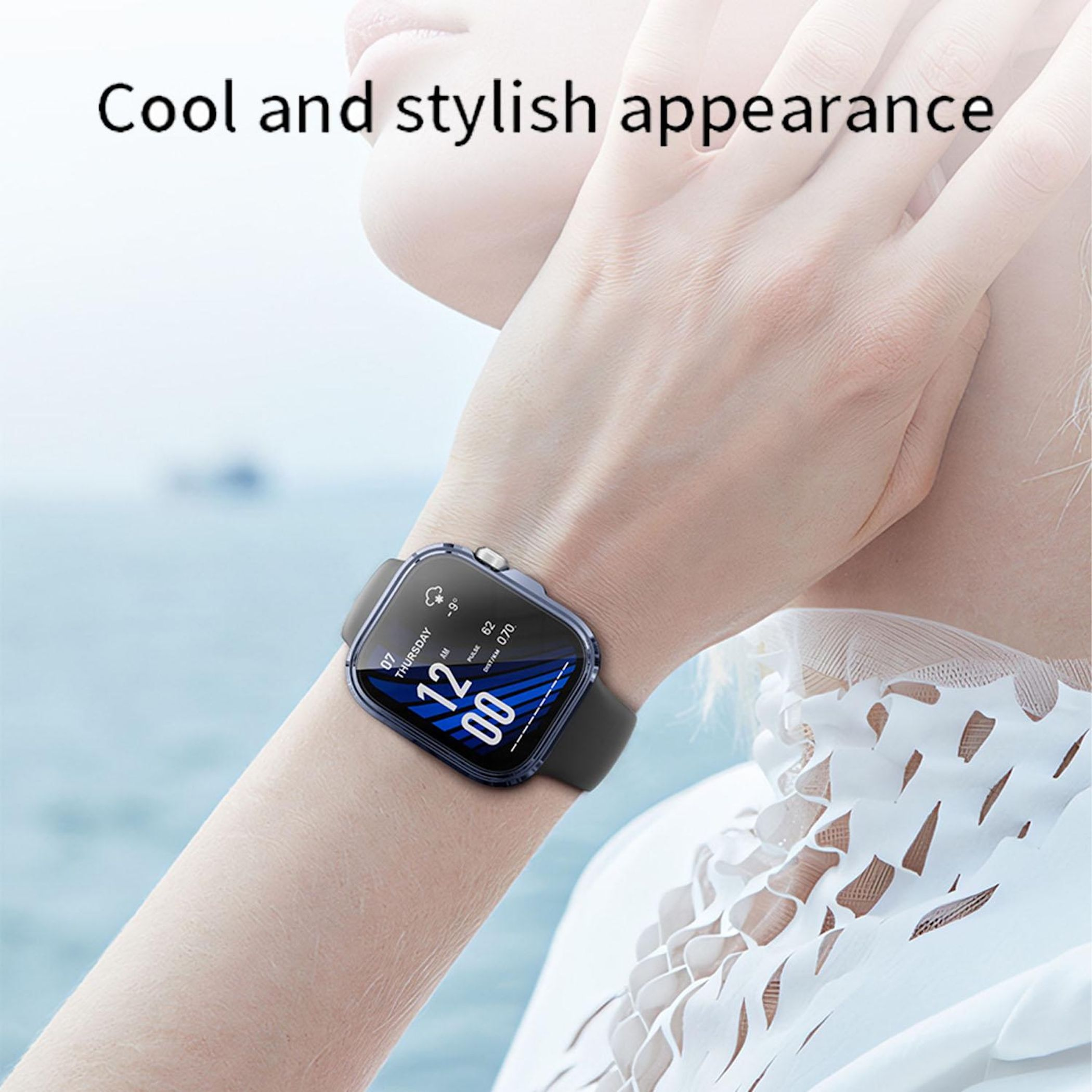 Eine Hand trägt eine Smartwatch, die 12:00 Uhr anzeigt. Der Hintergrund ist unscharf.