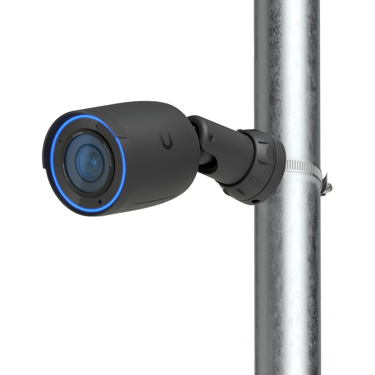 Una cámara de seguridad negra con anillo de luz azul está fijada a un poste metálico.