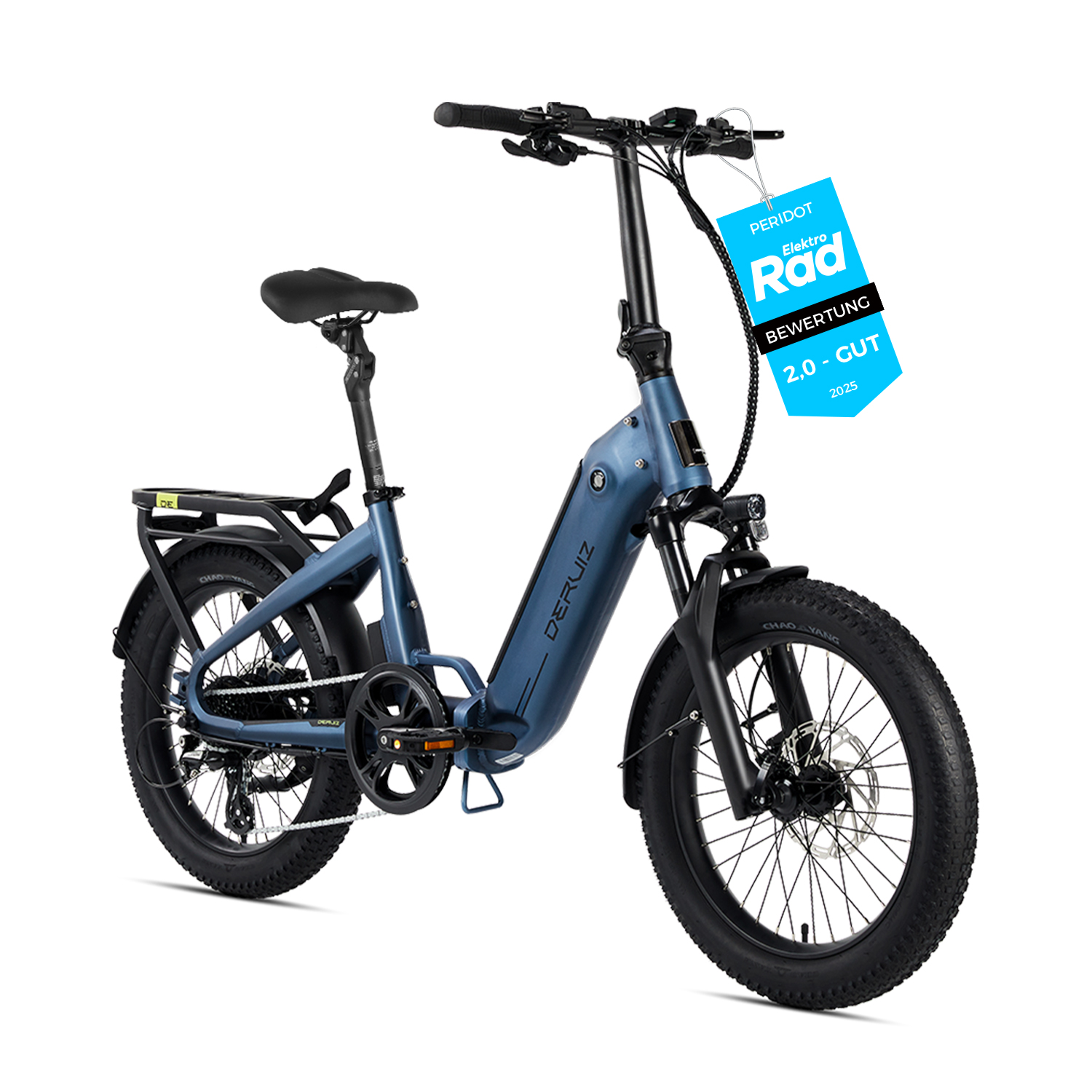 Blaues E-Bike mit breiten Reifen und einem blauen Etikett am Lenker.