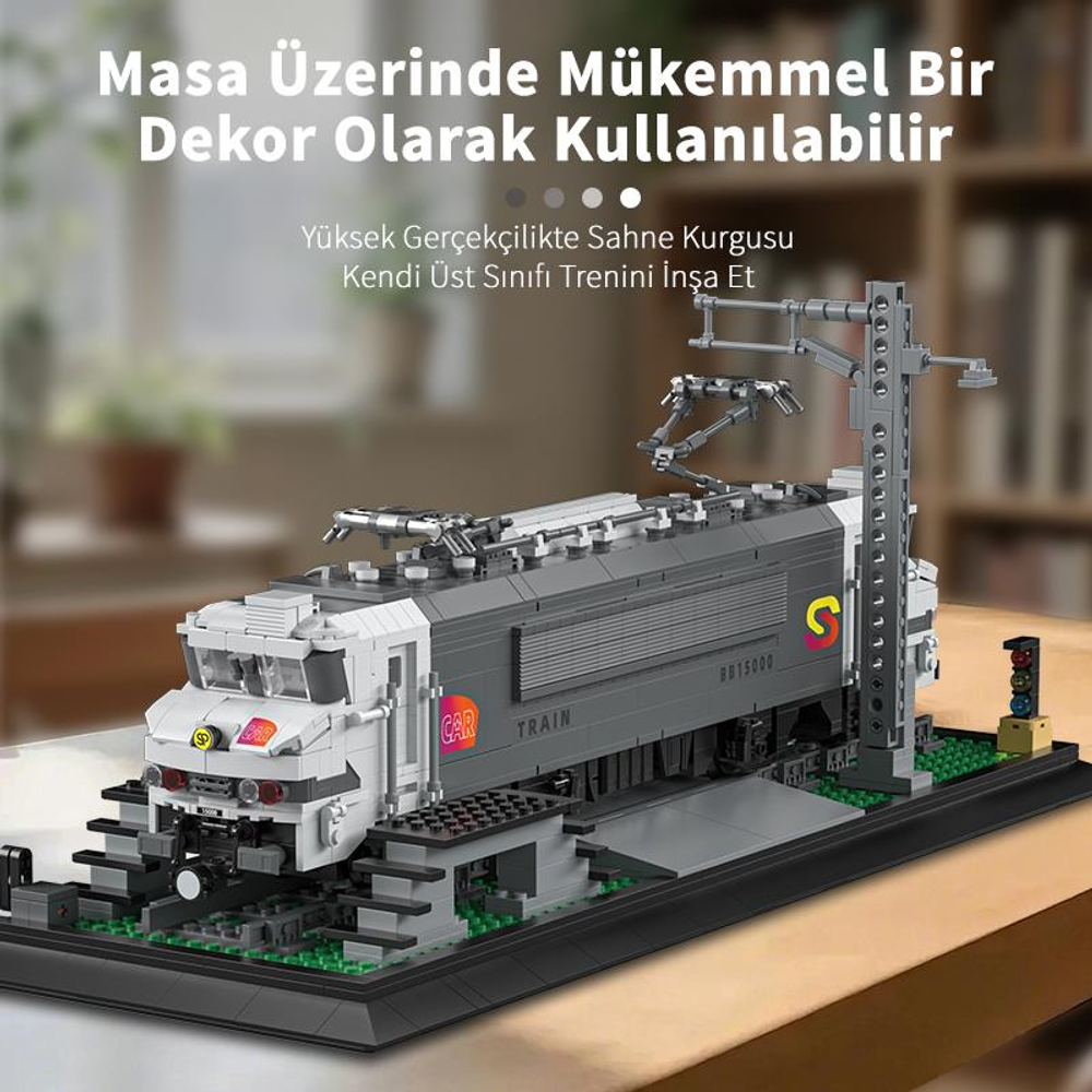 Üstten telli ve trafik ışıklı gri ve beyaz elektrikli lokomotifin detaylı modeli.