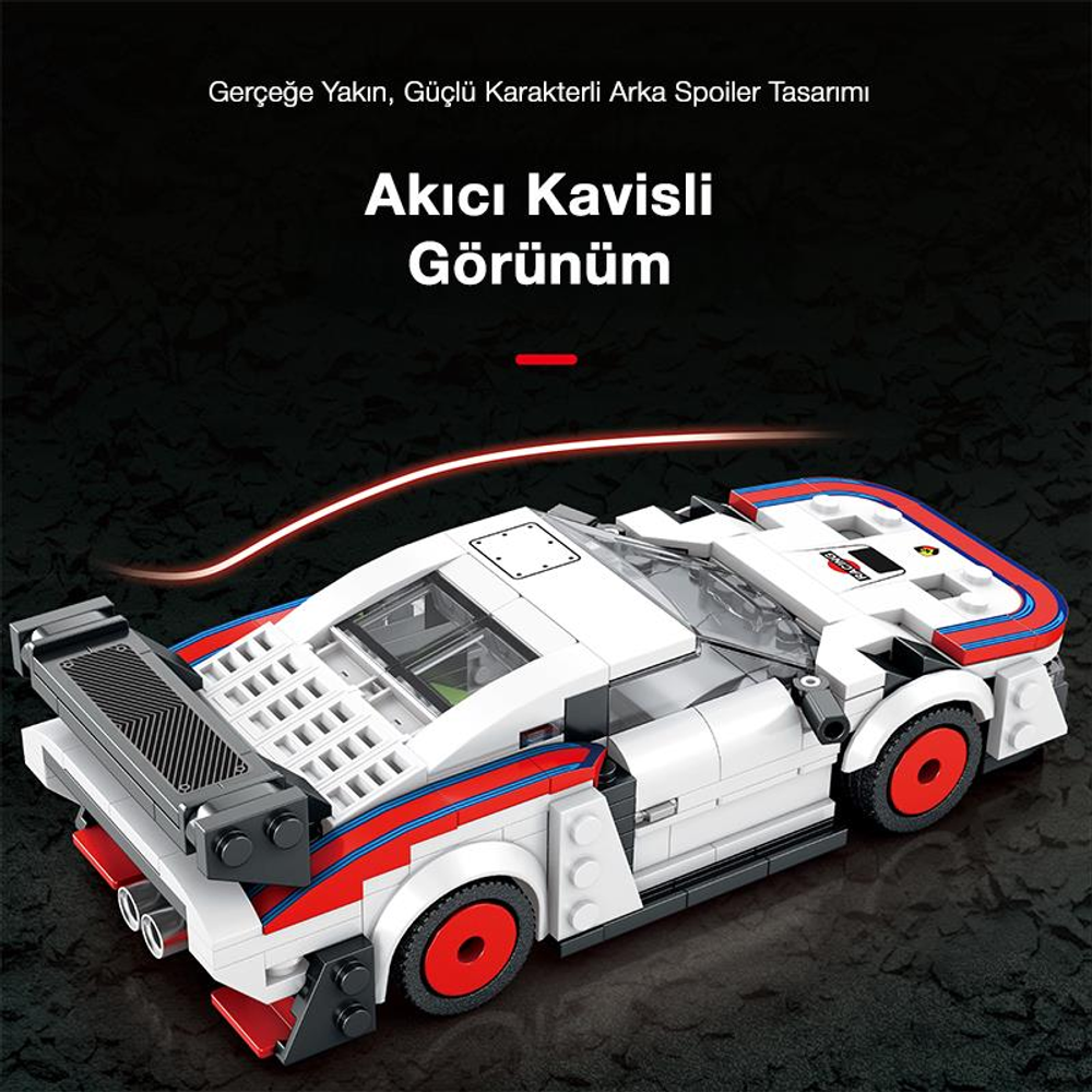 Kırmızı ve mavi şeritli, büyük spoilerli beyaz Lego yarış arabası.