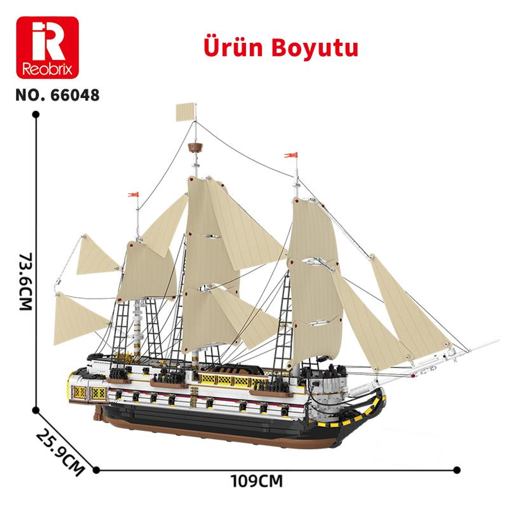 Yelkenleri, direkleri ve gövdesi olan detaylı bir yelkenli gemi modeli.