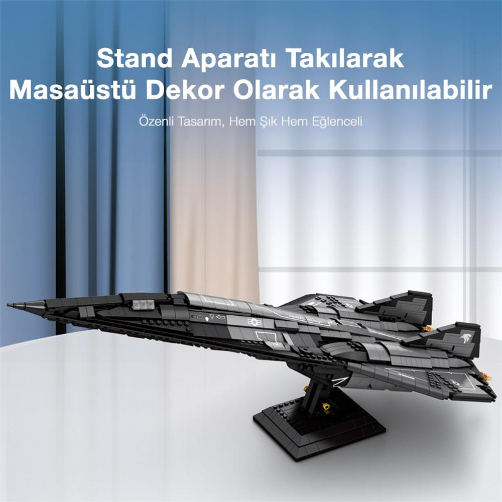 Siyah bir Lego hayalet uçağı modeli stant üzerinde.