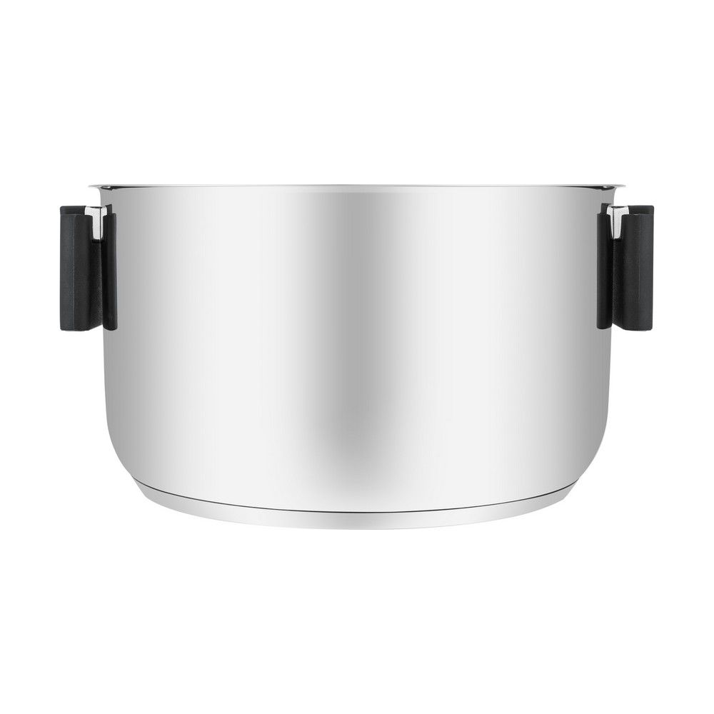 Une cocotte argentée avec des poignées noires sur fond blanc.