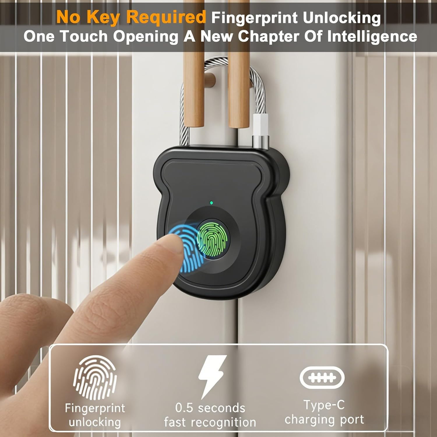Ein Fingerabdruckschloss wird an einer Tür mit einem Finger zum Entsperren verwendet.