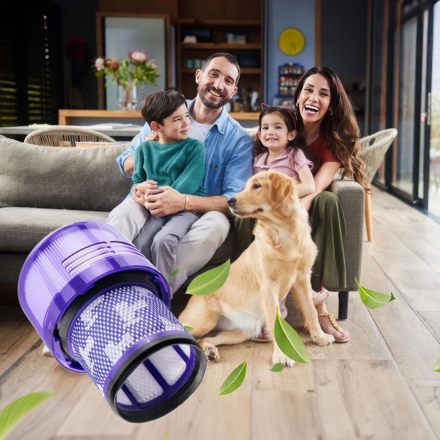 Familie mit Hund und Staubsaugerfilter im Wohnzimmer.