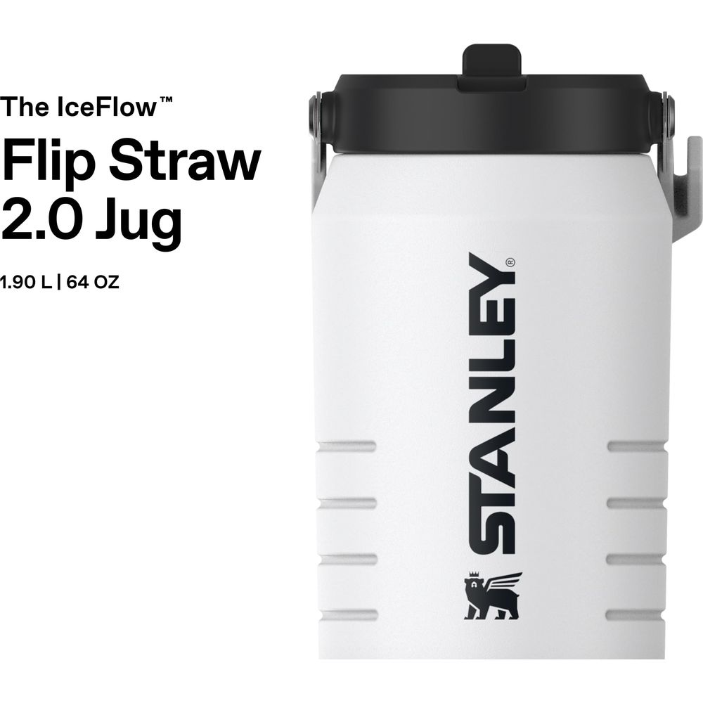Weier Stanley IceFlow Flip Straw 2.0 Krug mit schwarzem Deckel und Logo.