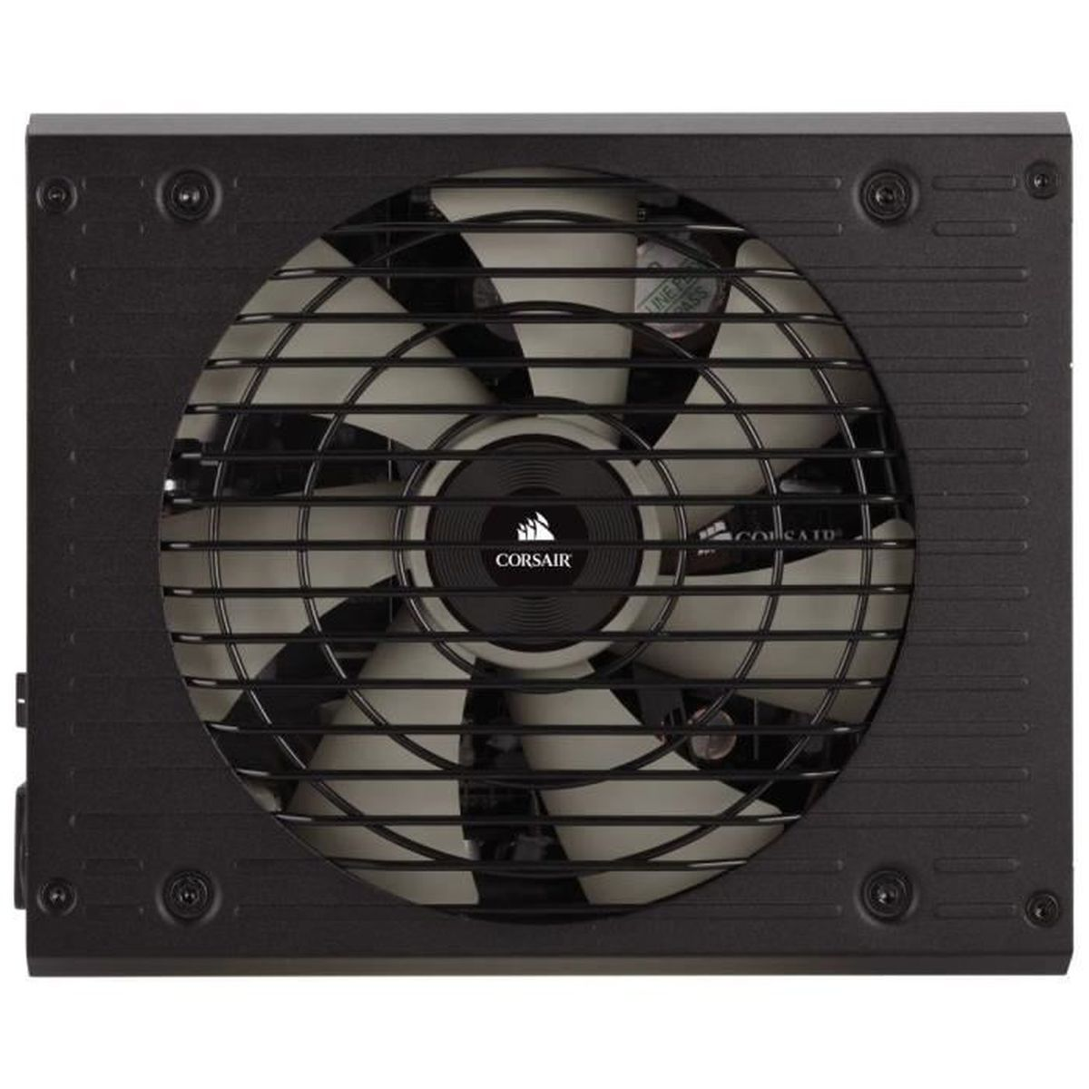 Alimentatore nero con ventola e logo Corsair. Pale della ventola grigio chiaro.