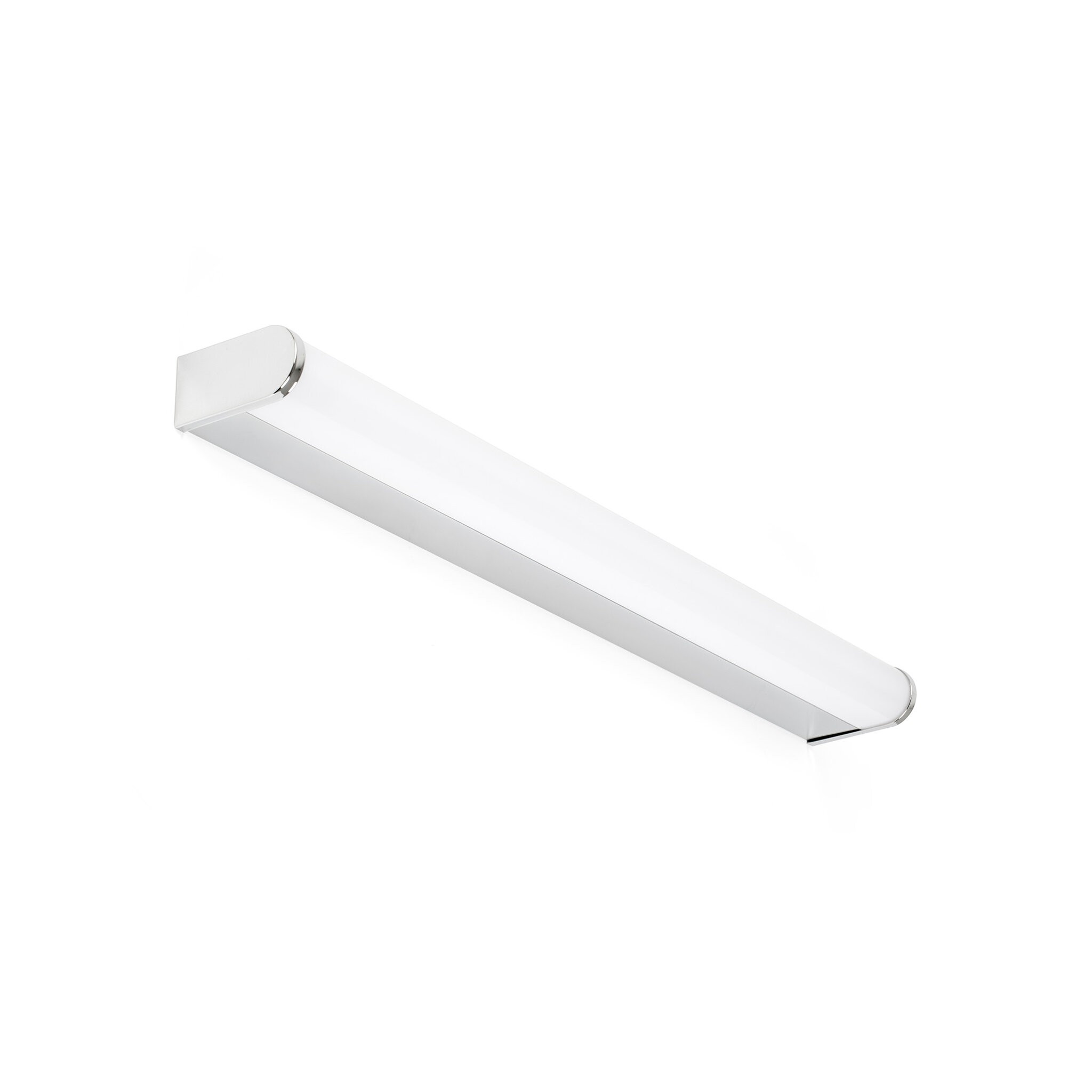 Una lunga lampada da parete bianca con accenti argentati, su sfondo bianco.