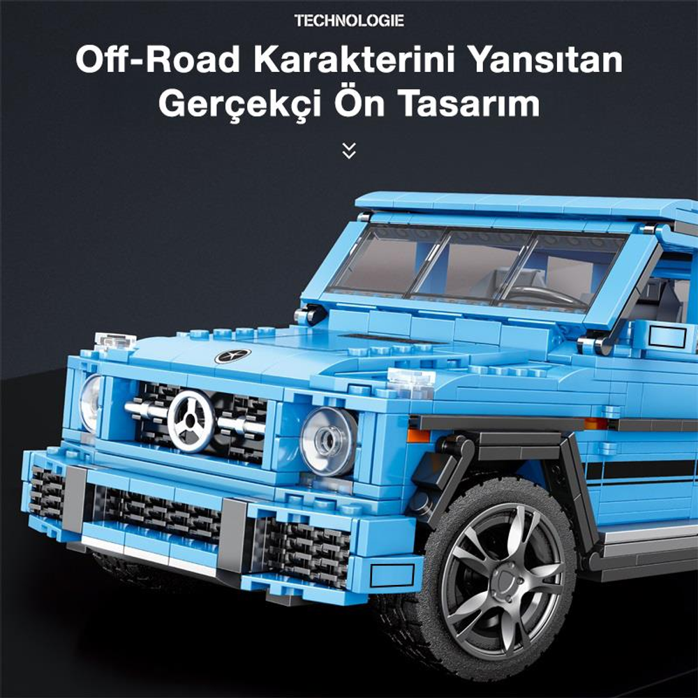 Izgara, farlar ve tekerlekli açık mavi Lego araba.