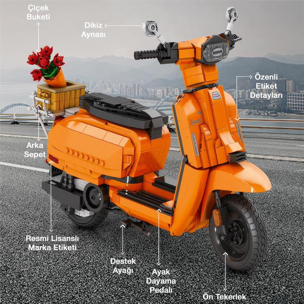Arkada sepette kırmızı gülleri olan turuncu oyuncak scooter. Şehir arka planı.