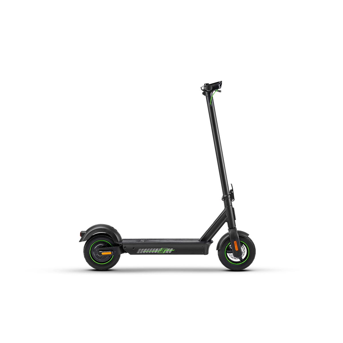 Un patinete eléctrico negro con detalles verdes sobre fondo blanco.