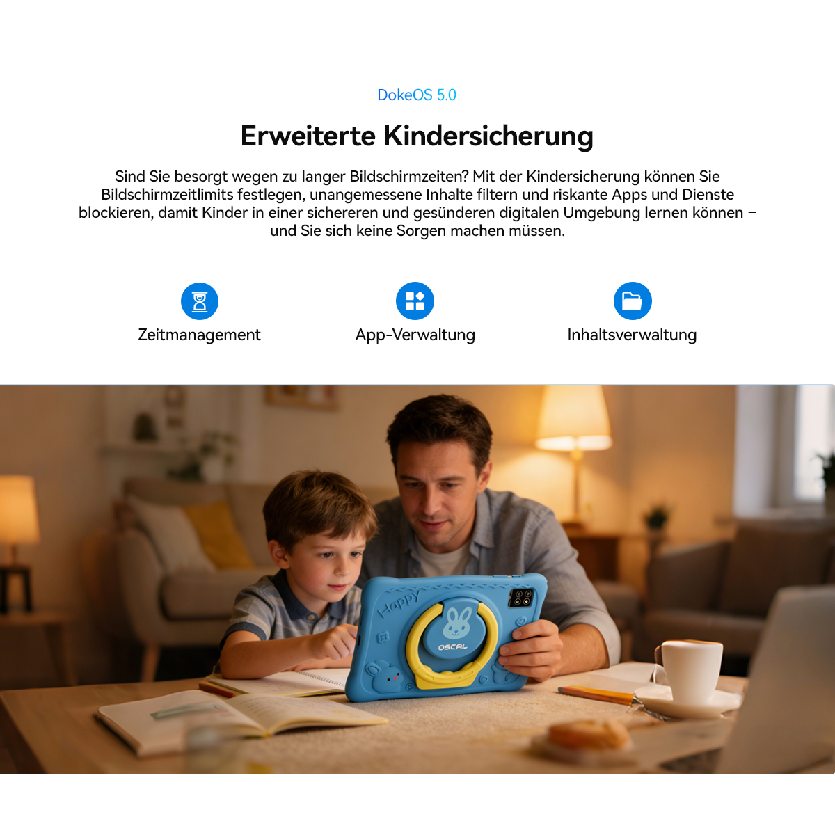 Ein Mann und ein Kind schauen auf ein blaues Tablet mit Kindersicherung.