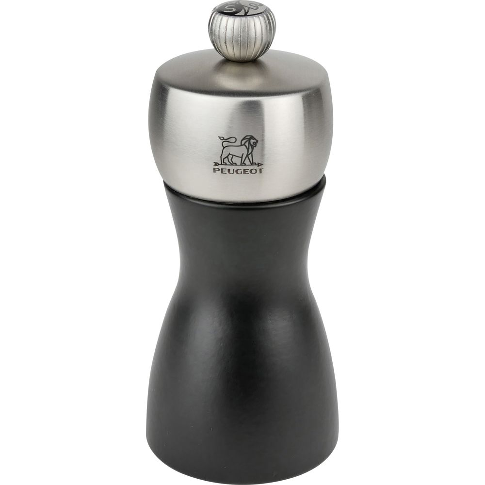 Eine schwarze Peugeot Mühle mit silbernem Oberteil und Löwenlogo.