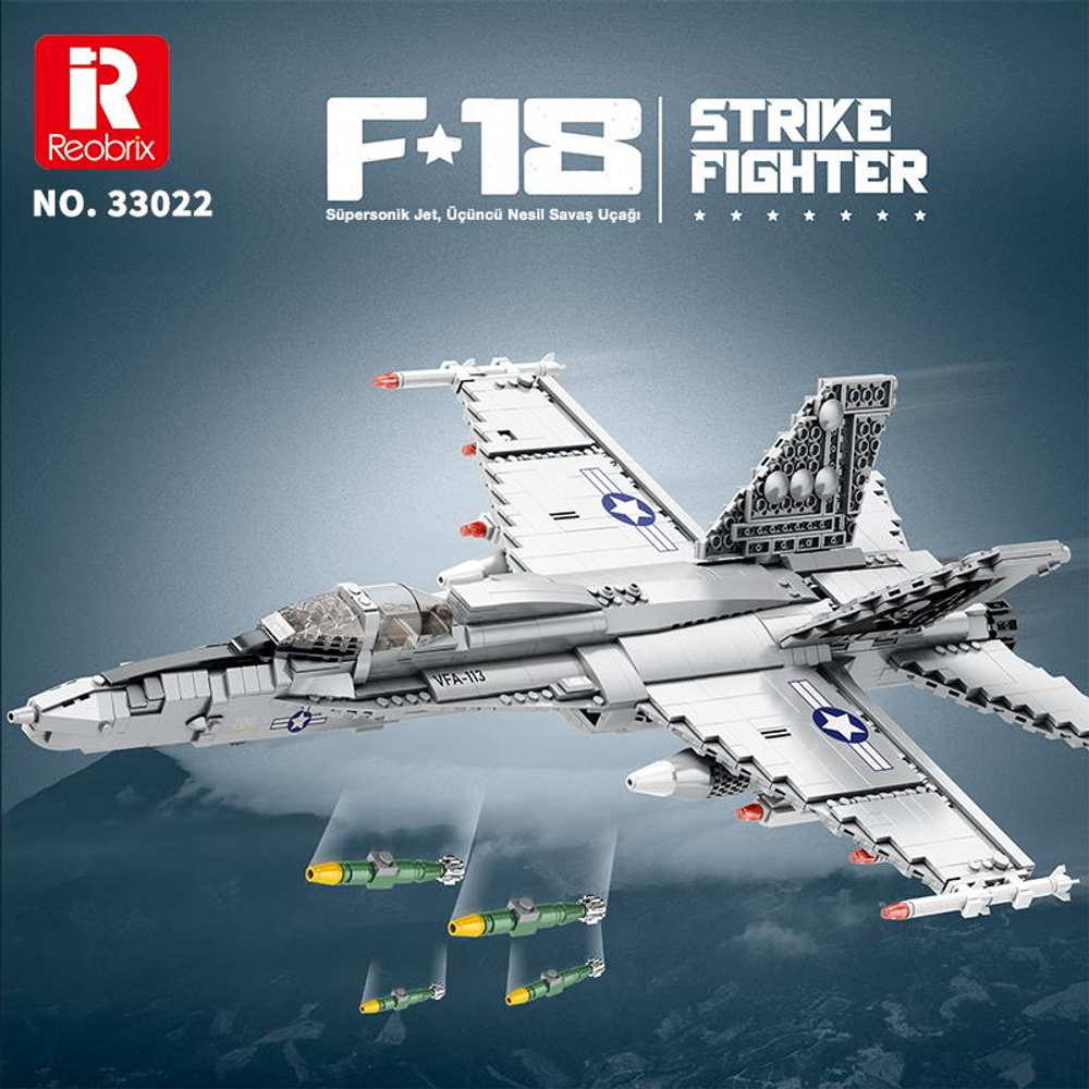 Dört yeşil füzeli beyaz F-18 savaş uçağı modeli.