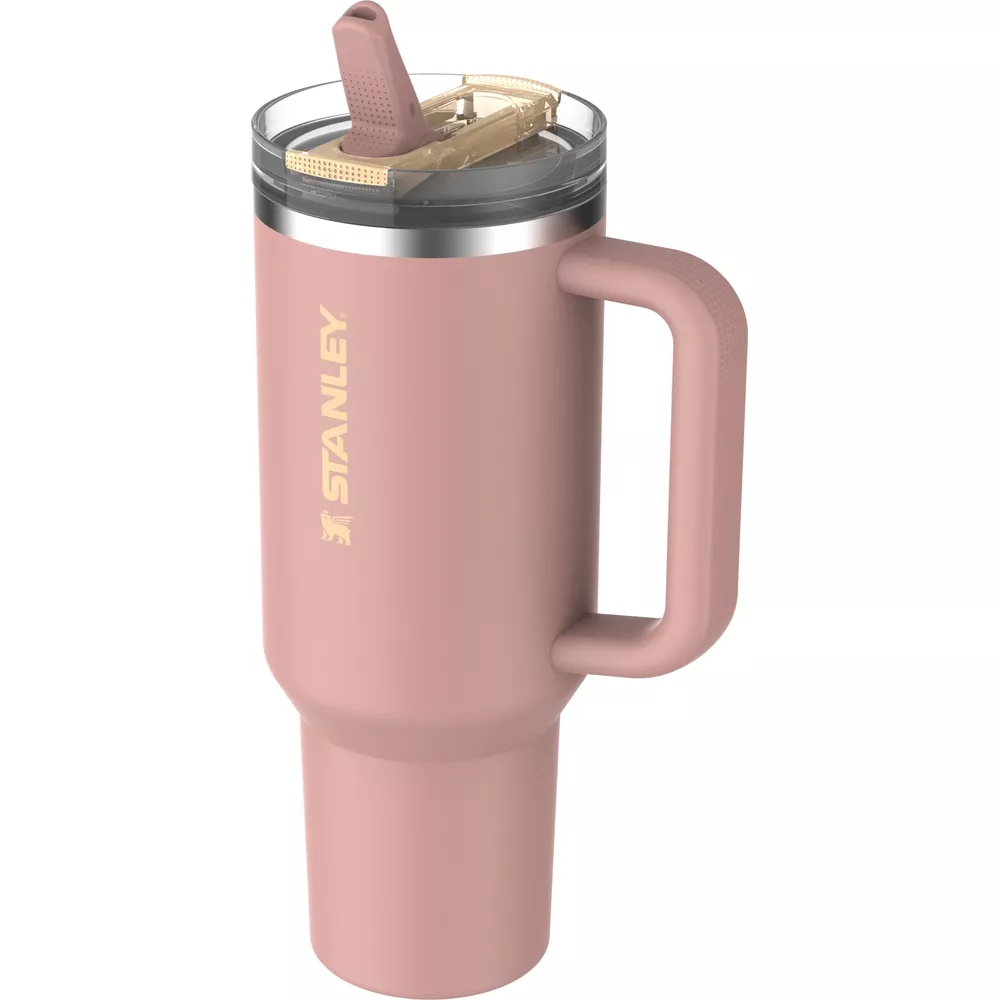 Pembe renkli, saplı ve pipetli kapaklı Stanley bardağı.