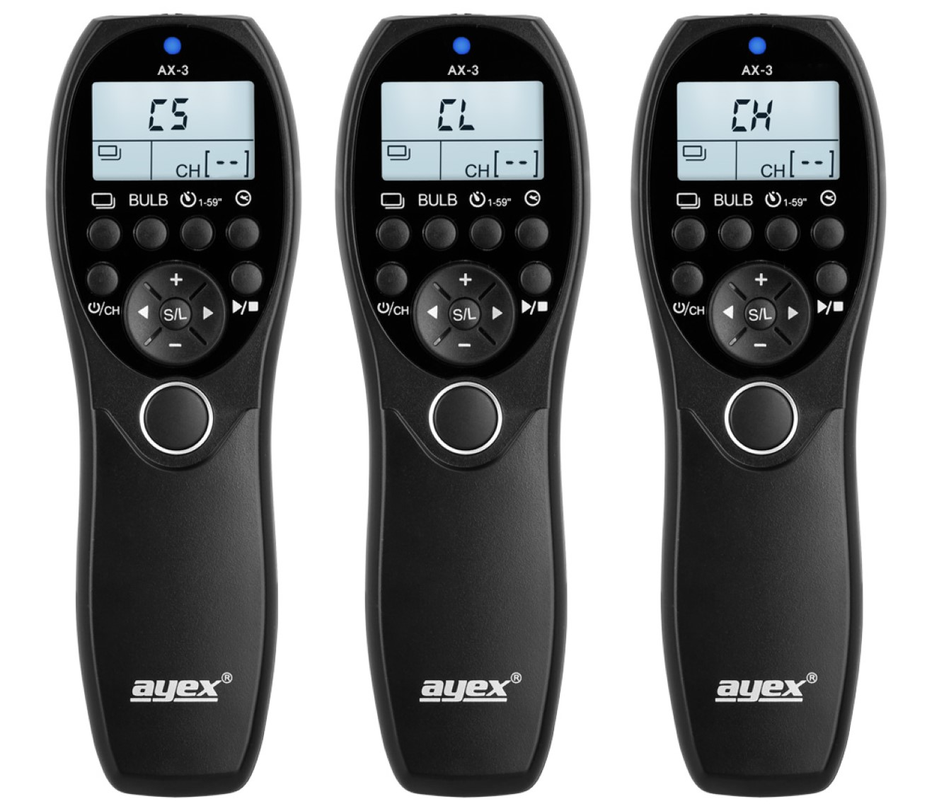 Drei schwarze Ayex AX-3 Fernbedienungen mit LCD-Bildschirmen nebeneinander.