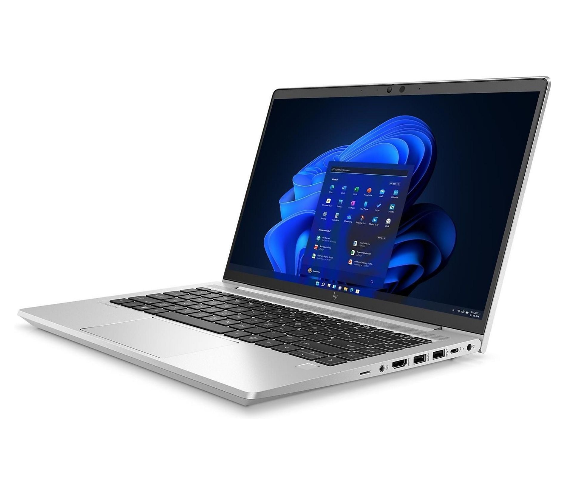 Ein silberner Laptop mit einem geöffneten Bildschirm, auf dem Windows 11 läuft.