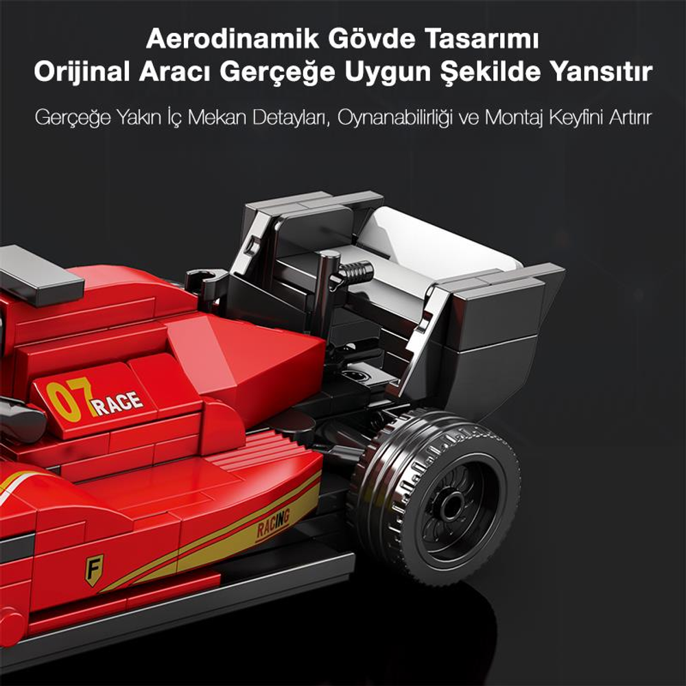 Siyah arka plan üzerinde 07 numaralı kırmızı Lego yarış arabası.