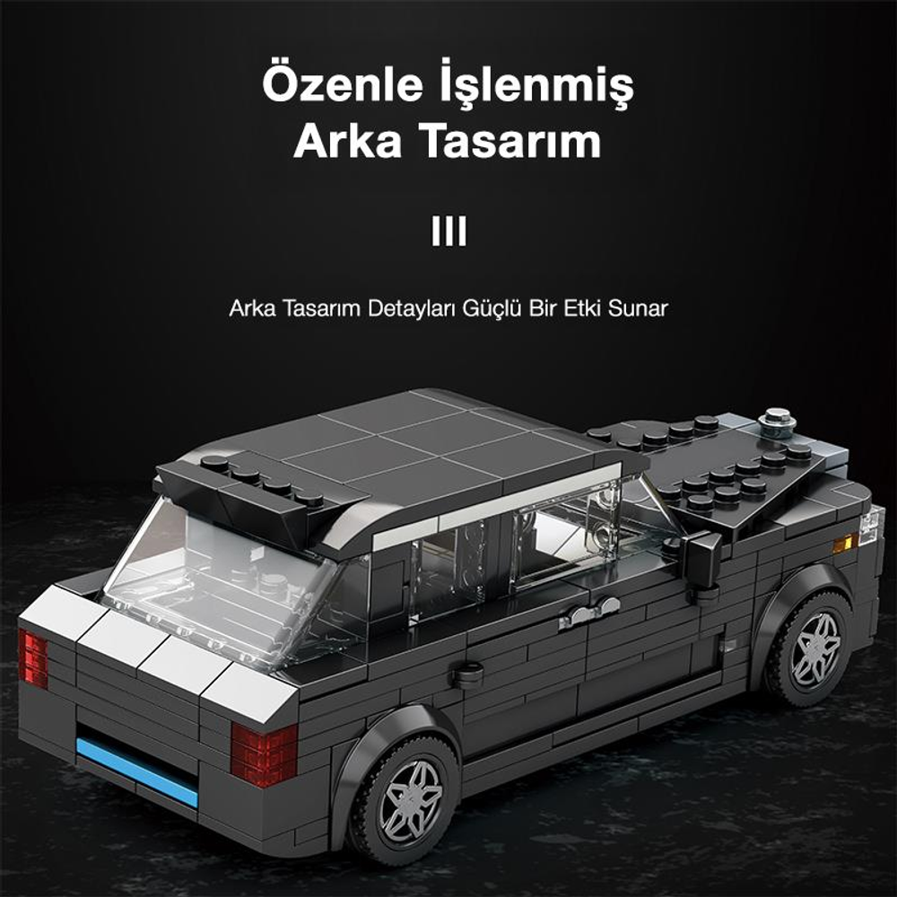 Detaylı arka ve gümüş jantlara sahip siyah Lego araba.
