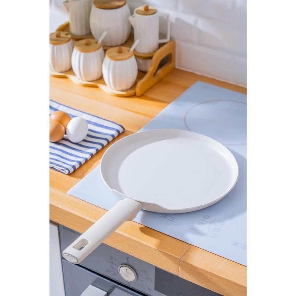 ACAR BFT-07843 Ultimate İndüksiyonlu Pro Dövme 26 cm Krep Tavası Krem