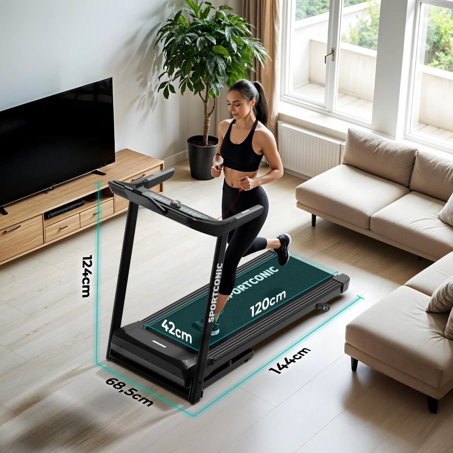 Frau auf Laufband in einem Wohnzimmer mit Sofa und Fernseher.