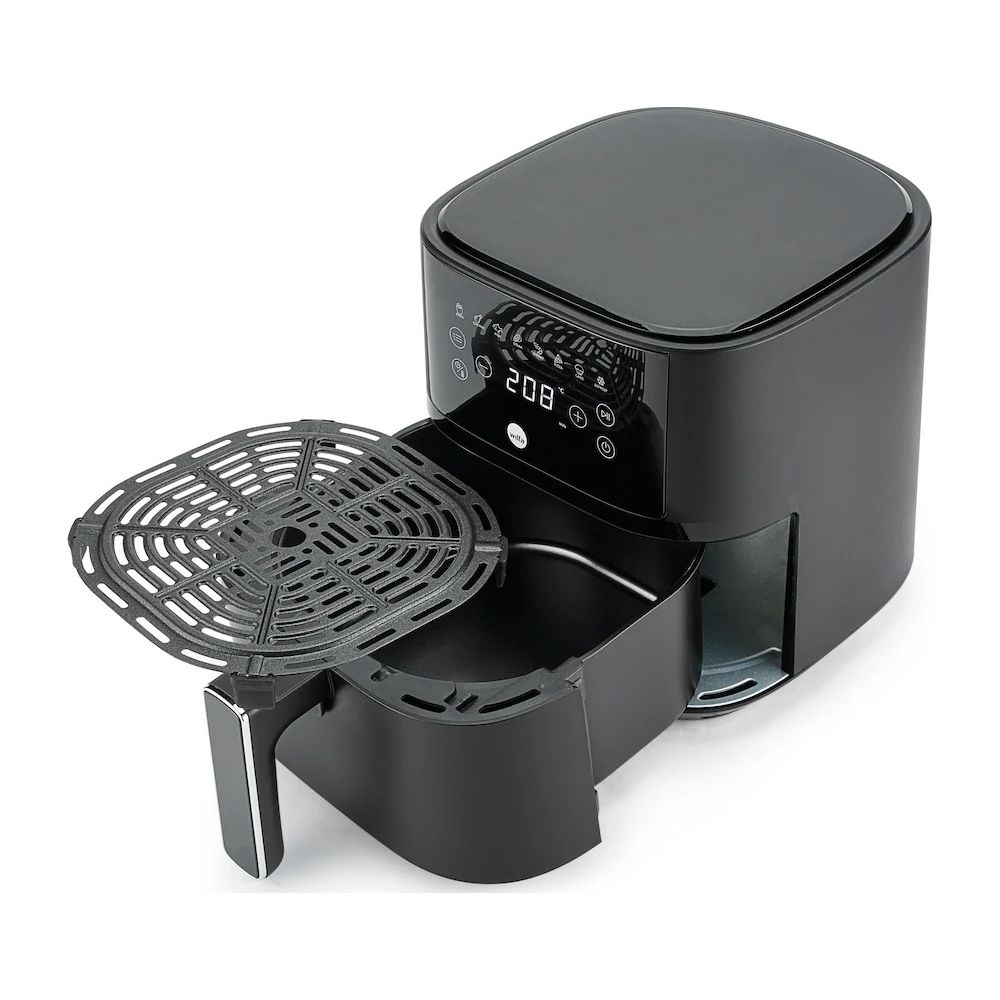 Friteuse à air noire avec panier amovible et écran numérique.