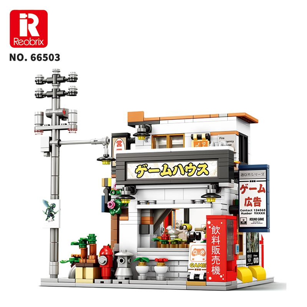 Direk, yangın musluğu ve otomat bulunan bir oyun evi Lego modeli.