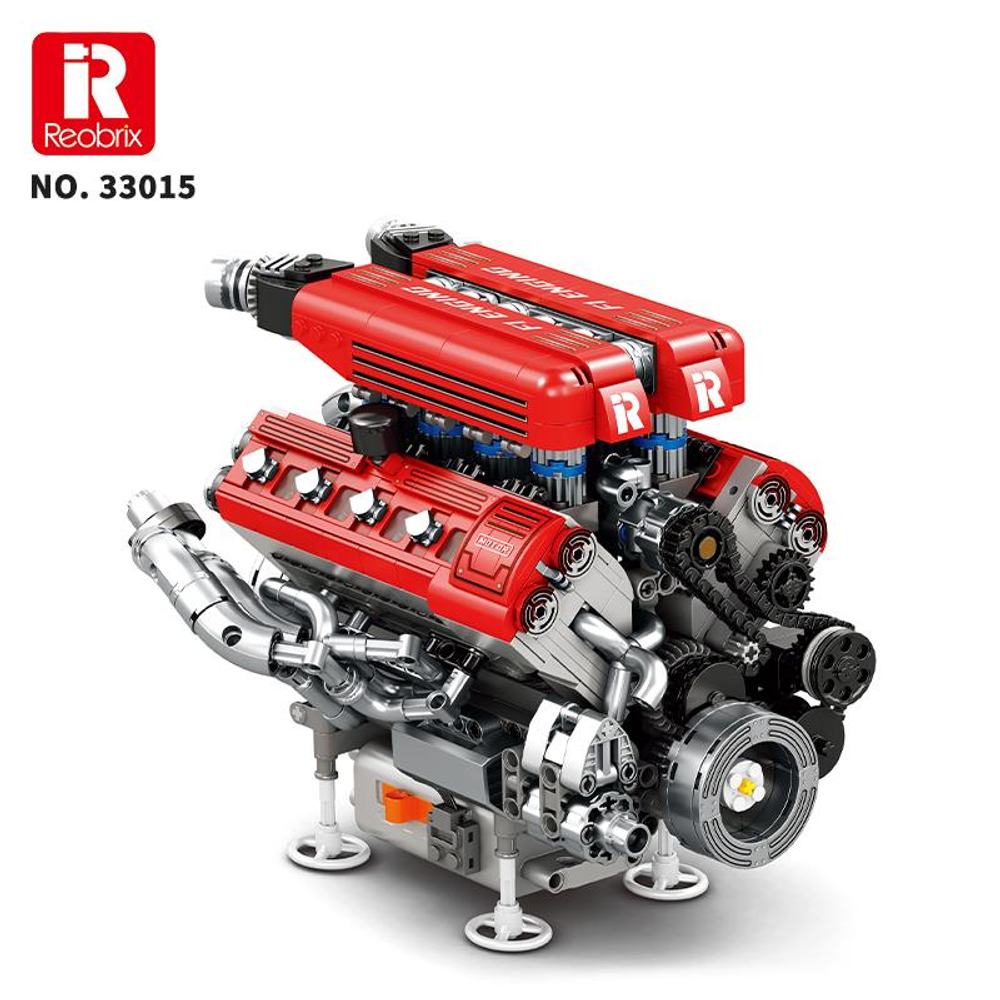 Gümüş borular ve dişlilerle detaylı kırmızı V8 motor modeli.