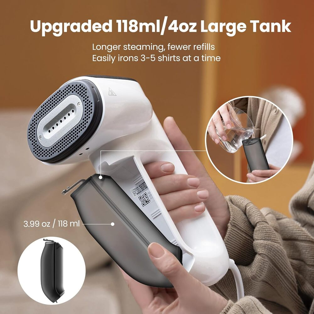 Un vaporizzatore per abiti bianco portatile con serbatoio d'acqua rimovibile da 118ml/4oz.