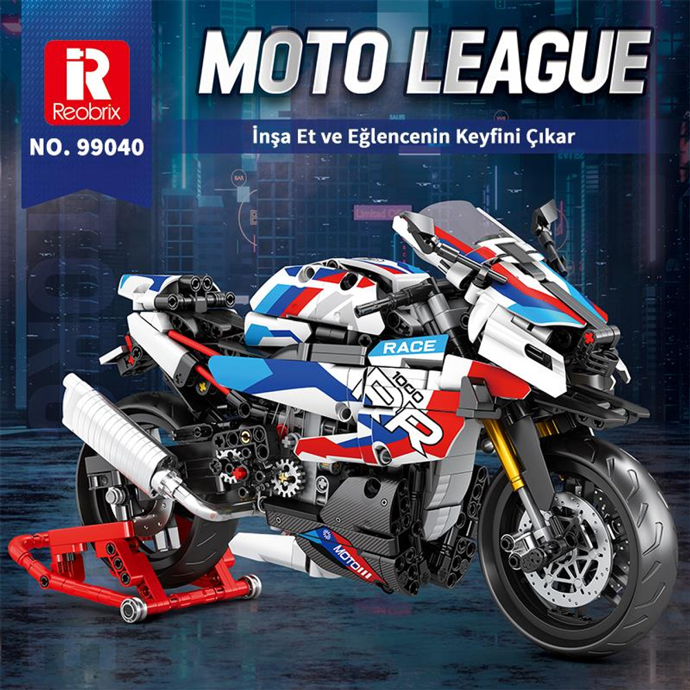 Kırmızı, mavi ve beyaz şeritli beyaz motosiklet model kiti, stand üzerinde.