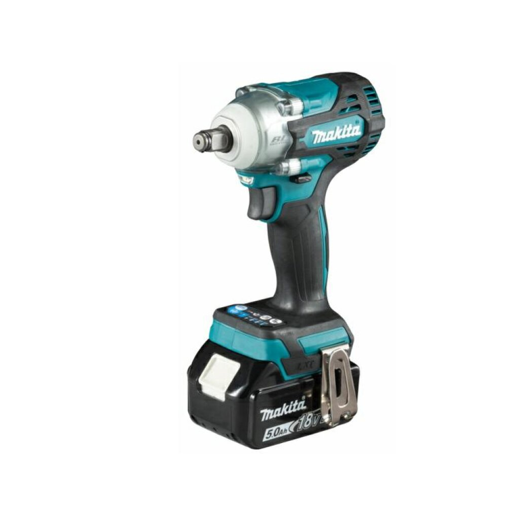 Una llave de impacto Makita verde azulado y negra con una batería de 5.0Ah 18V.