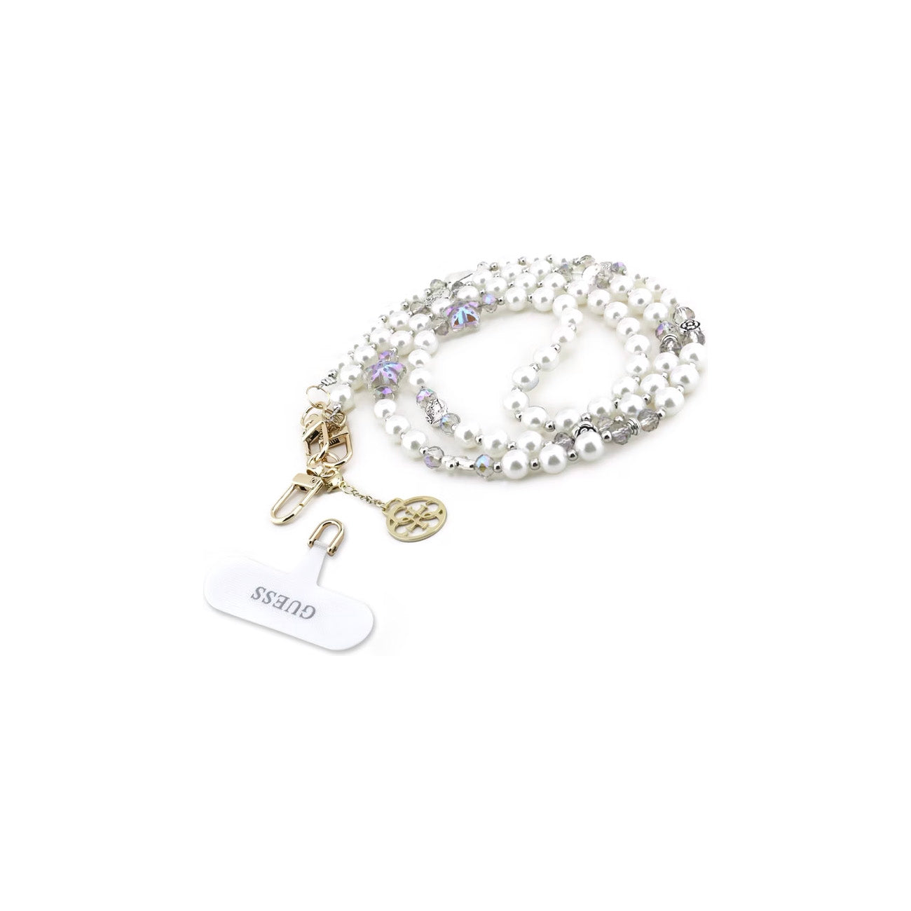 Un collar de perlas con un charm de Guess y un charm blanco para teléfono Guess.