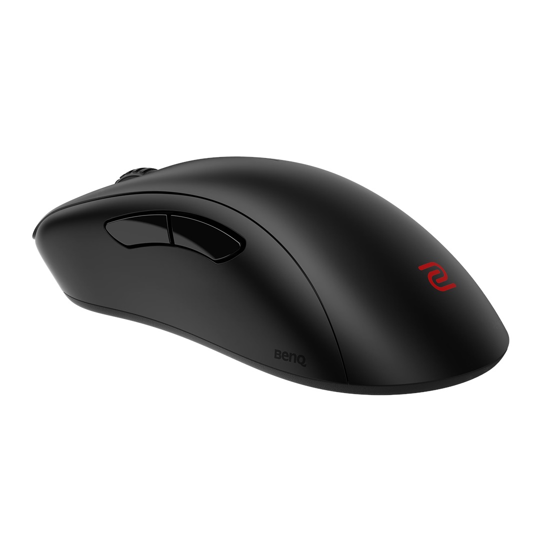 Mouse gaming nero con accenti logo rossi, su sfondo bianco.