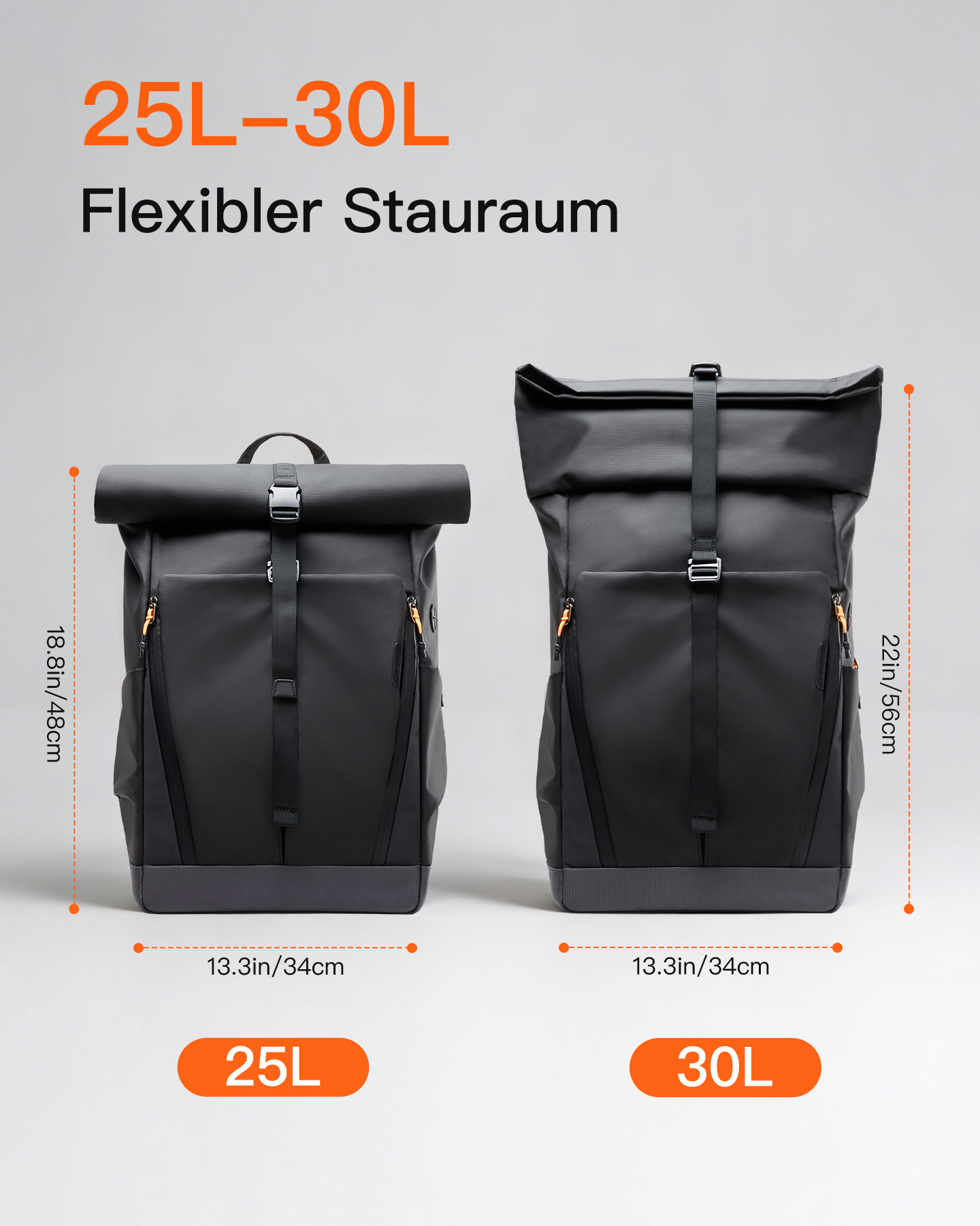 Zwei schwarze Rucksäcke mit Rollverschluss, 25L und 30L, nebeneinander.