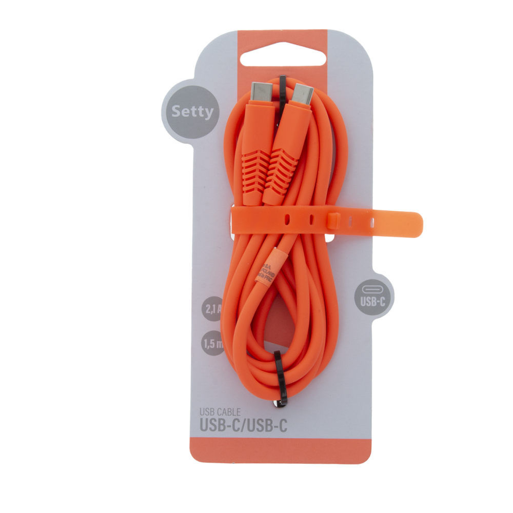 Un cavo USB-C a USB-C Setty arancione in confezione.