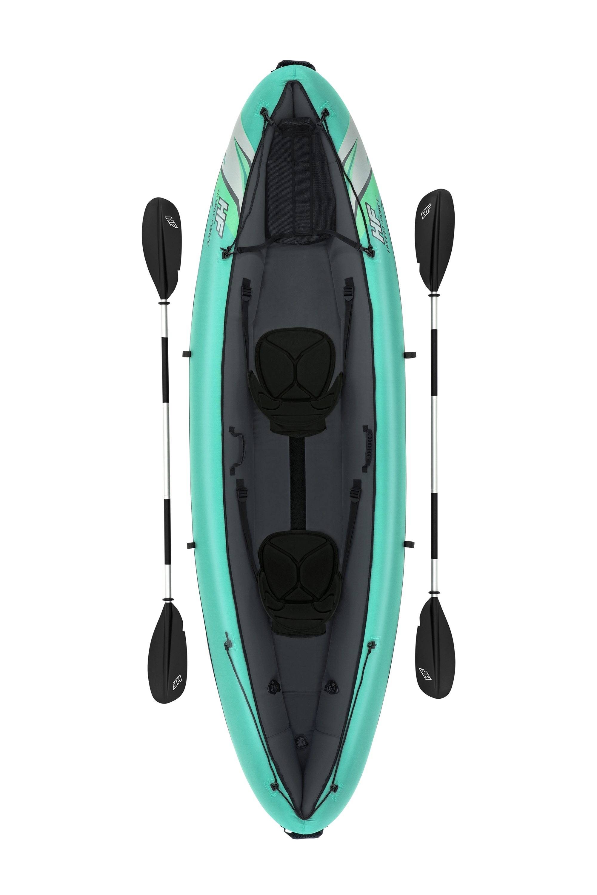 Un kayak inflable turquesa y gris con dos remos, fondo blanco.