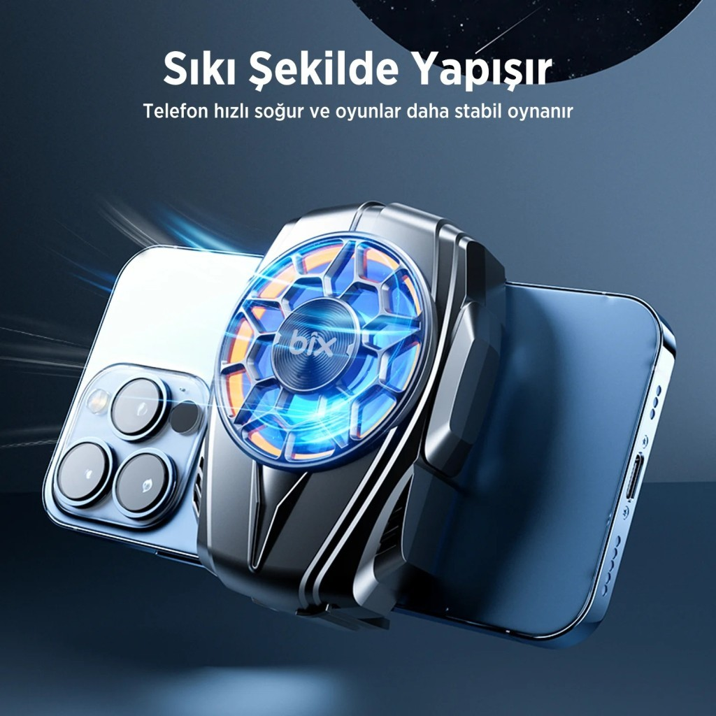Mavi ışıklı fanı olan telefon soğutucu, mavi bir telefona takılıdır.