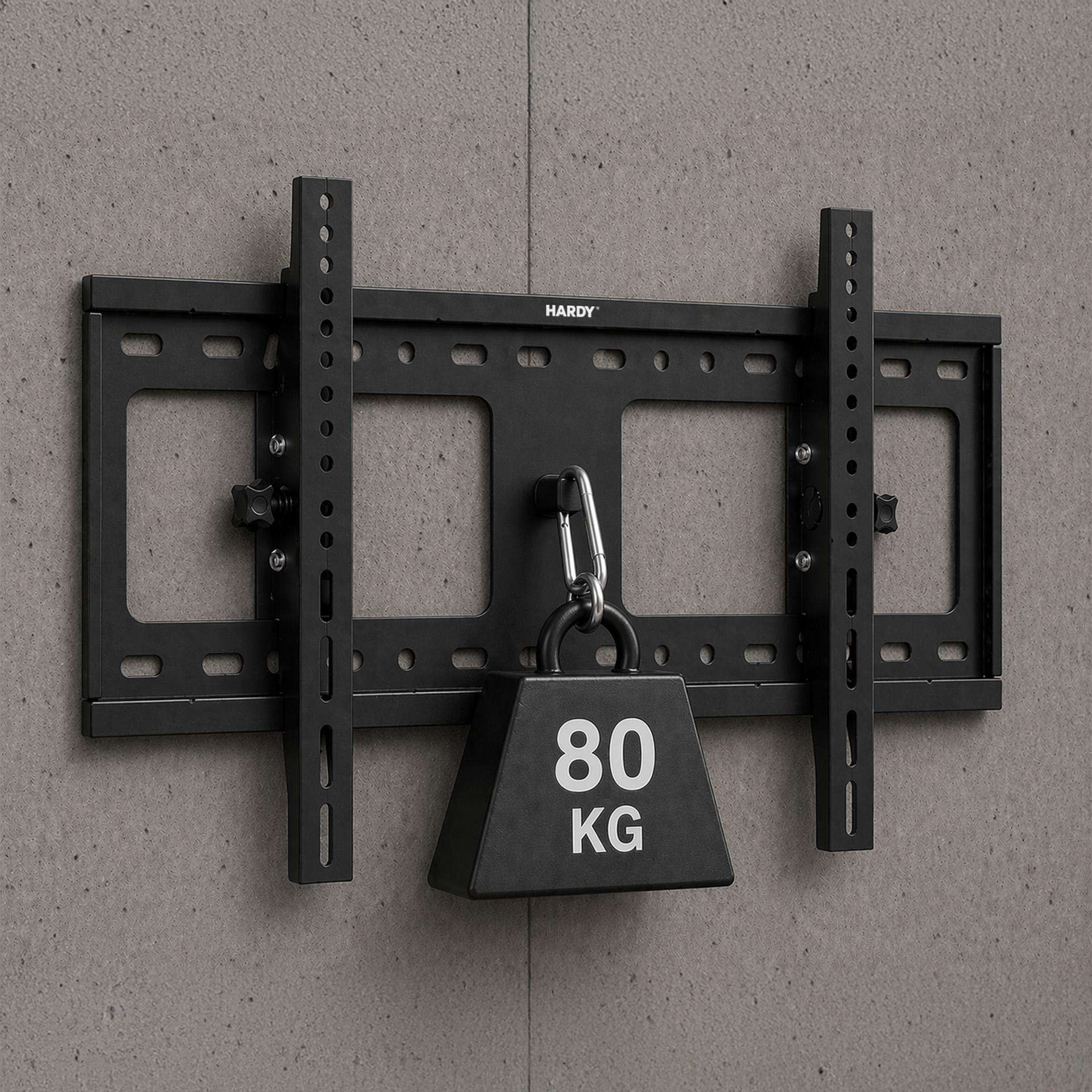 Czarny uchwyt ścienny do telewizora z obciążeniem 80 kg przymocowanym karabińczykiem.