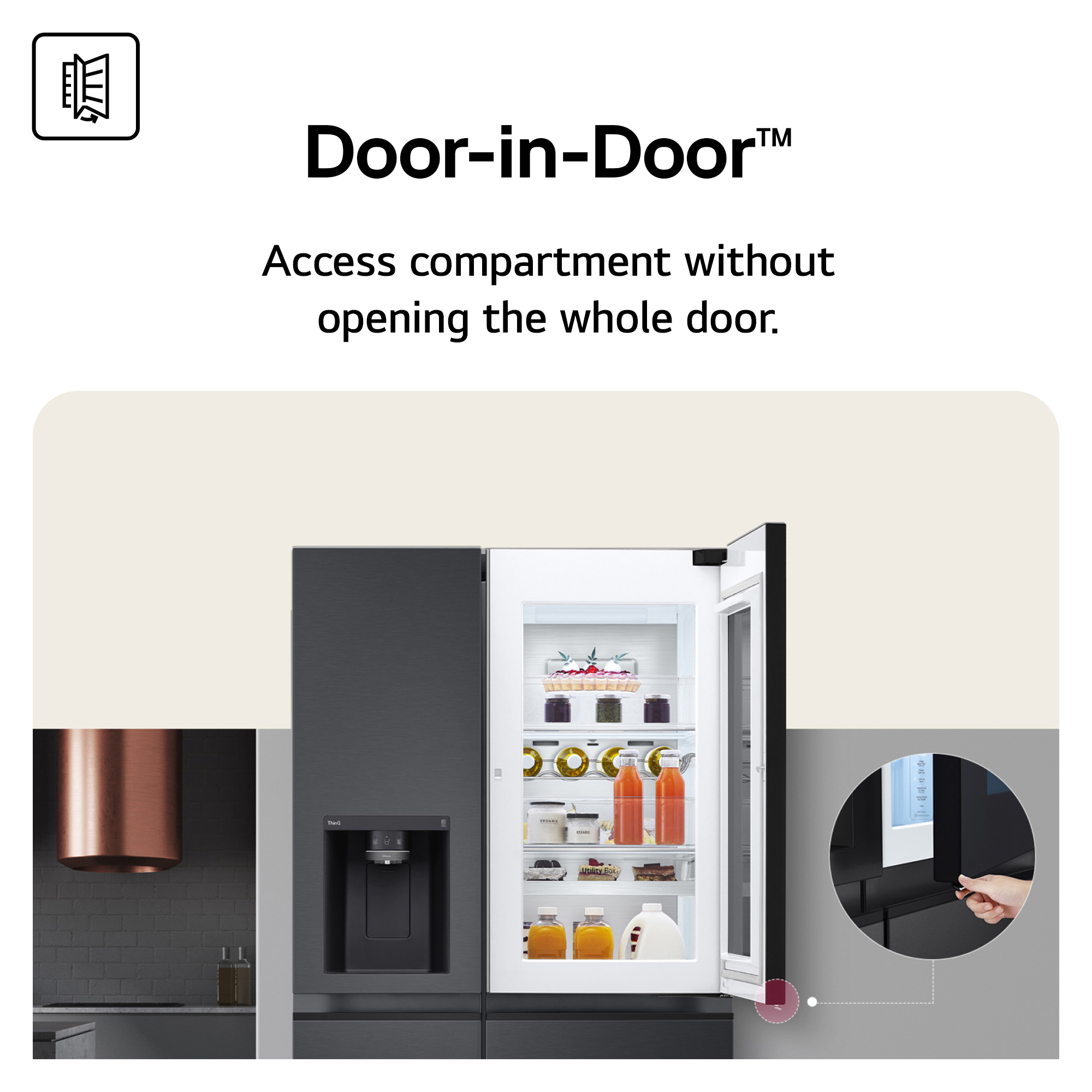 Ein Kühlschrank mit einer "Door-in-Door"-Funktion, der Lebensmittel zeigt.