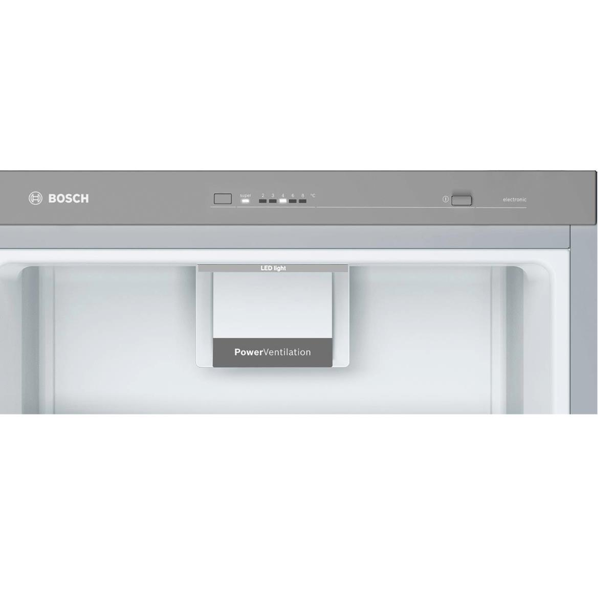 Bosch Kühlschrank-Innenraum mit LED-Licht und PowerVentilation.