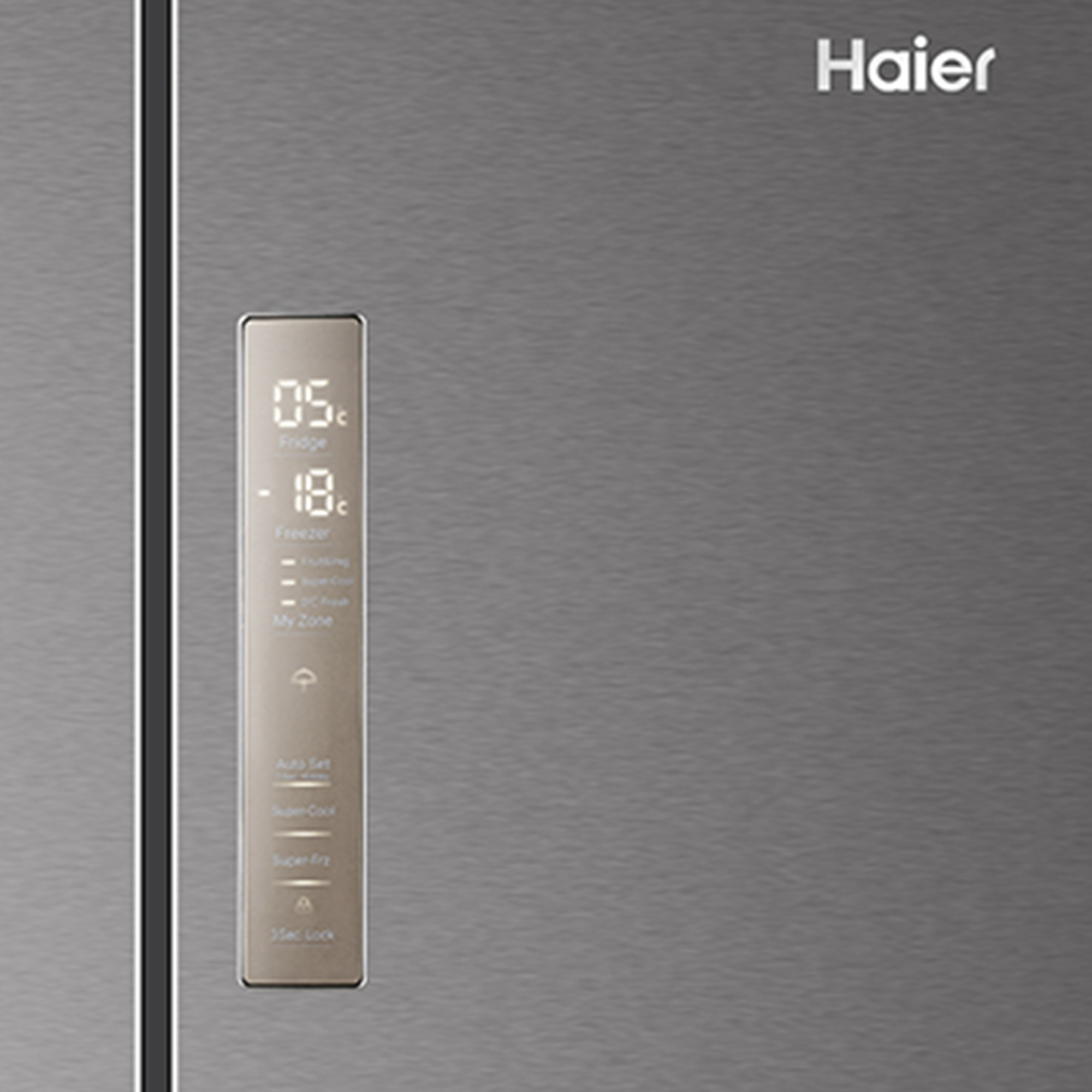 Frigorifero Haier con display digitale: 5°C per frigo, -18°C per freezer.