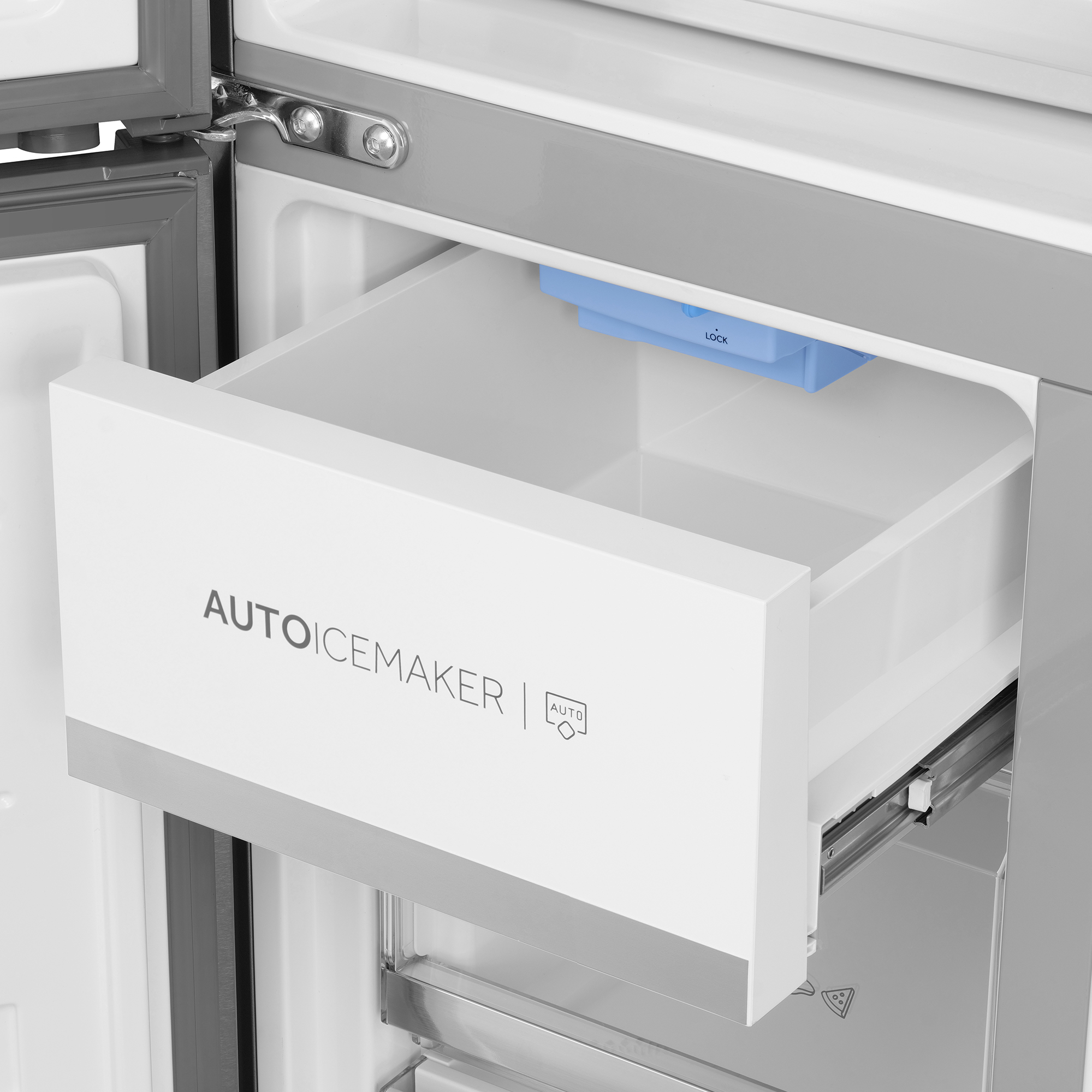Ein offener Kühlschub mit der Aufschrift AUTOICEMAKER und einem blauen Eiswürfelbehälter.