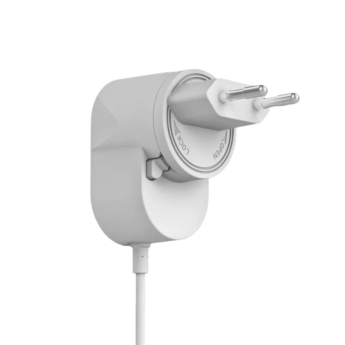 Un adaptador de viaje blanco con clavijas plegables y cable.